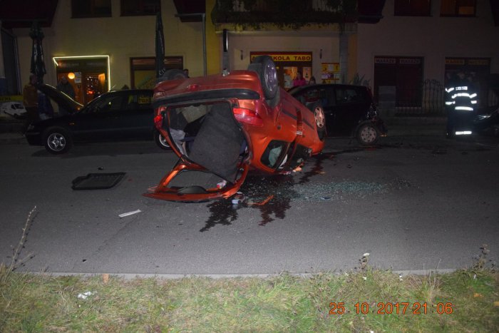 Ilustračný obrázok k článku Muž (45) skončil v žiarskej nemocnici: Za volant sadol opitý, zostala po ňom spúšť, FOTO