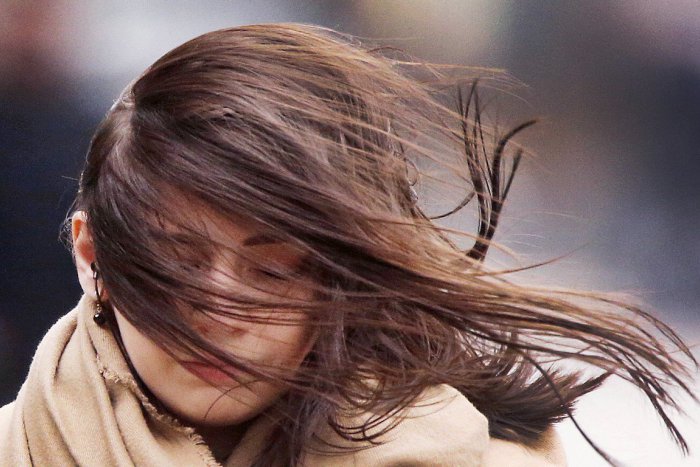 Ilustračný obrázok k článku Slovensko zasiahne veterná búrka: Prinesie ochladenie, v Tatrách môže snežiť