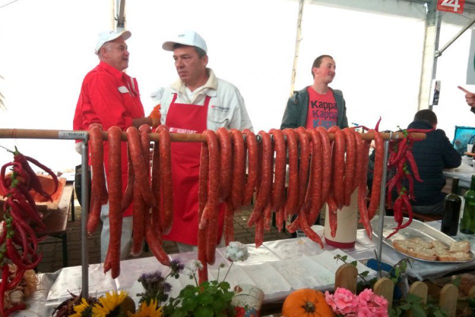 Ilustračný obrázok k článku V Zámkoch to bude opäť rozvoniavať: Súťaž vo výrobe klobás ukáže najlepšie recepty