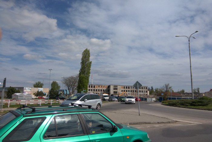 Ilustračný obrázok k článku Vyriešenie dopravného problému v Nových Zámkoch: Poslanci prišli s petíciou