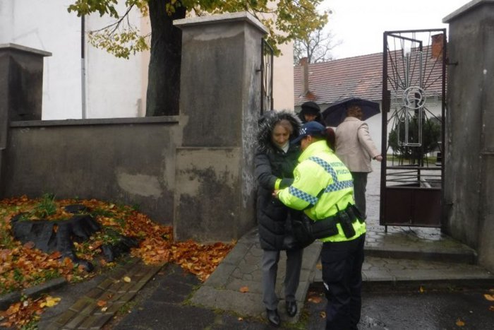 Ilustračný obrázok k článku Mestskí policajti rozdávali reflexné prvky: Bezpečnosť na prvom mieste