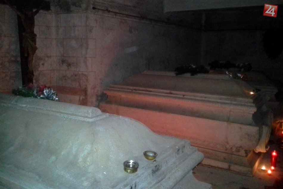 Ilustračný obrázok k článku Miesto bežne skryté zraku: Hrobka Erdődyovcov v Hlohovci v OBRAZOCH