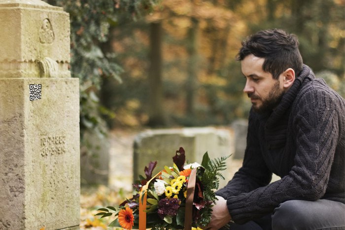 Ilustračný obrázok k článku Nový fenomén na nitrianskych cintorínoch? Na náhrobný kameň si môžete nalepiť QR kód