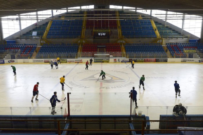 Ilustračný obrázok k článku Prvá hokejová liga po 16. kole: Zakopnutie Prešova, na čele ho strieda Skalica