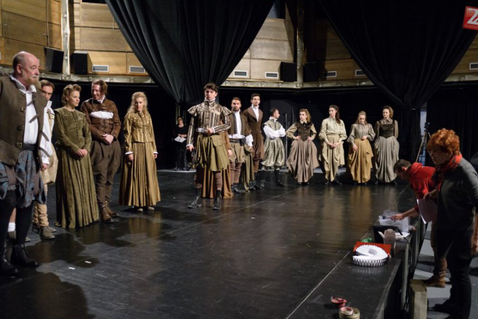 Ilustračný obrázok k článku Vzácna návšteva DAB: Na premiéru Zaľúbený Shakespeare príde aj zástupca Disneyho