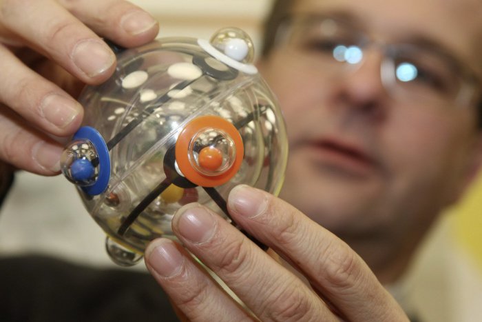 Ilustračný obrázok k článku RADÍME: Mozog si ochránime vďaka cvičeniu, strave, ale aj priateľom