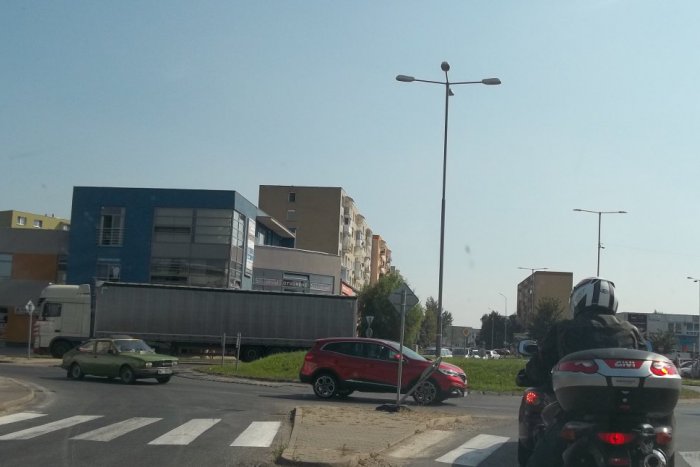 Ilustračný obrázok k článku Začína sa ústne konanie: Výmena svietidiel v Šali pokročí