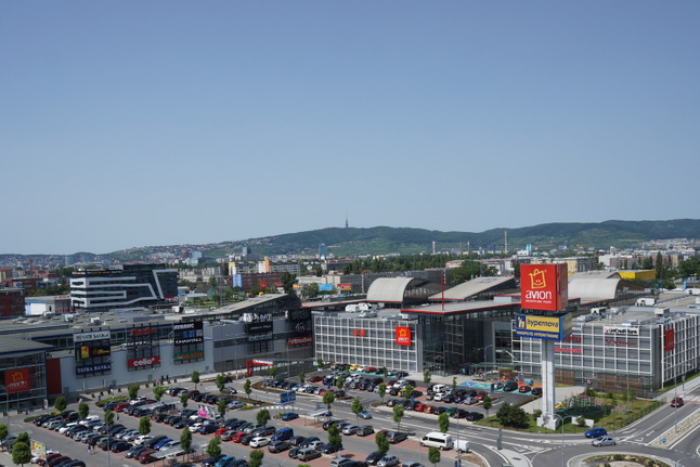 Ilustračný obrázok k článku V Avione konečne nakúpite aj potraviny. Kaufland tam otvorí svoju predajňu