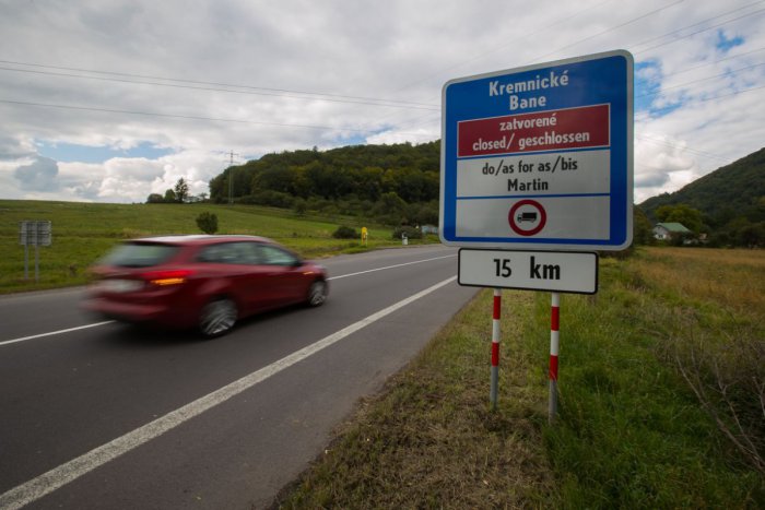 Ilustračný obrázok k článku Už len pár hodín: Cez Kremnické Bane sa bude opäť jazdiť!