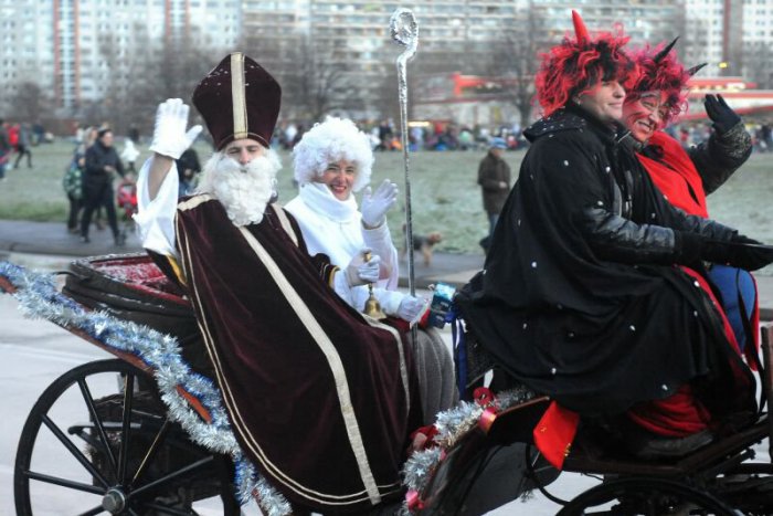 Ilustračný obrázok k článku Petržalku opäť spestria vianočné trhy. Nebudú chýbať gurmánske špeciality ani pestrý program