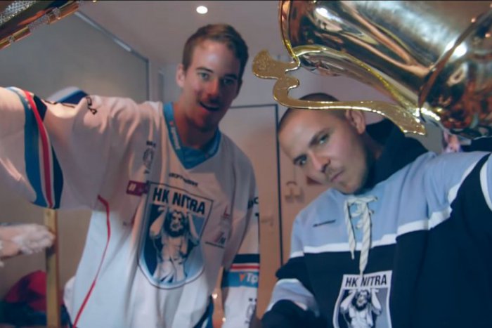 Ilustračný obrázok k článku Na ľade HK Nitra sa točil VIDEOKLIP: Venovaný je juniorským majstrom Slovenska