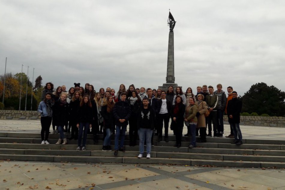 Ilustračný obrázok k článku Gymnazisti mali v Bratislave nabitý program: Za kultúrou, umením i históriou