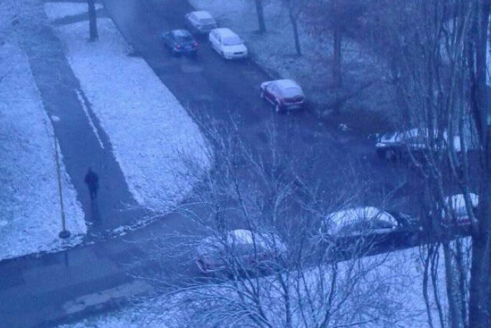 Ilustračný obrázok k článku V našom meste to rozbalila Perinbaba: Michalovce sa zobudili do bieleho rána, FOTO