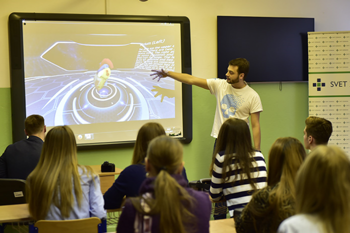 Ilustračný obrázok k článku Župná škola v Petržalke má virtuálnu učebňu anatómie