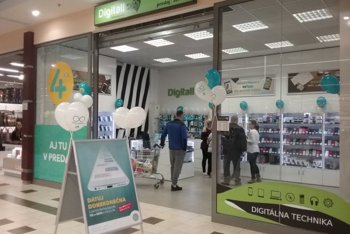 Ilustračný obrázok k článku Hľadáte pod stromček šikovný mobil s darčekom navyše?