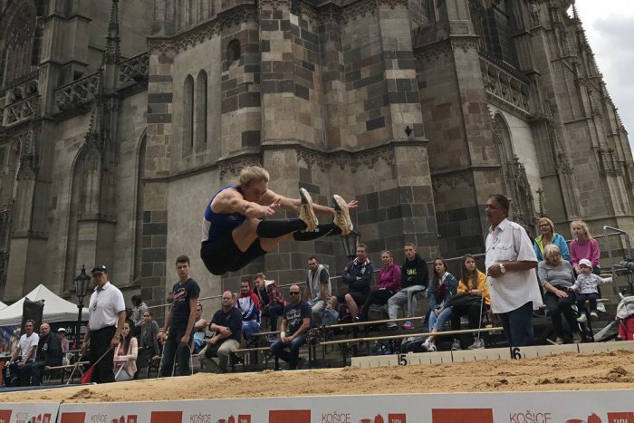 Ilustračný obrázok k článku Atletický talent spod Brekovského hradu je po zranení späť: Skvelé výsledky!