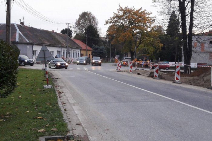 Ilustračný obrázok k článku Vodiči, pozor: Úplná uzávierka križovatky pred radnicou už čoskoro!