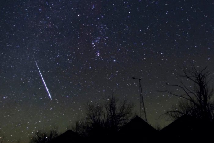 Ilustračný obrázok k článku Nezmeškajte posledné veľkolepé nebeské divadlo v tomto roku. Oblohu rozžiaria Geminidy