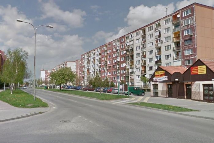 Ilustračný obrázok k článku Okresný inšpektorát v Zámkoch rozhodol: Parkovanie pri ceste dostalo červenú