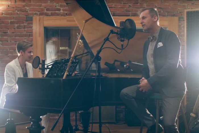 Ilustračný obrázok k článku VIDEO: Najväčšie hity Karola Duchoňa v podaní nitrianskeho hudobníka Mareka!