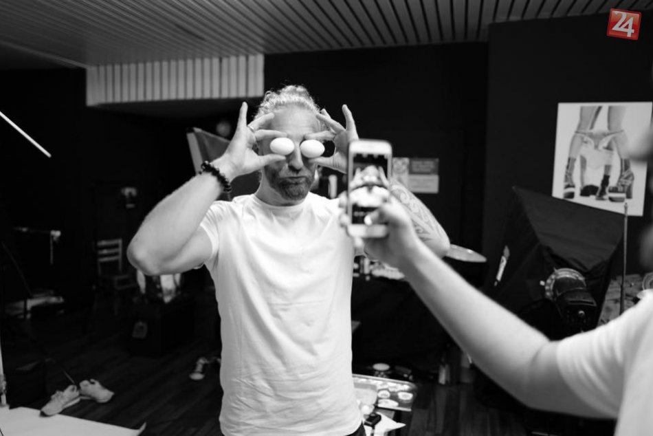 Ilustračný obrázok k článku V Prešove uzavreli ulicu: Heľenine oči na nej nakrúcajú klip k ich hitu Obchádzka!