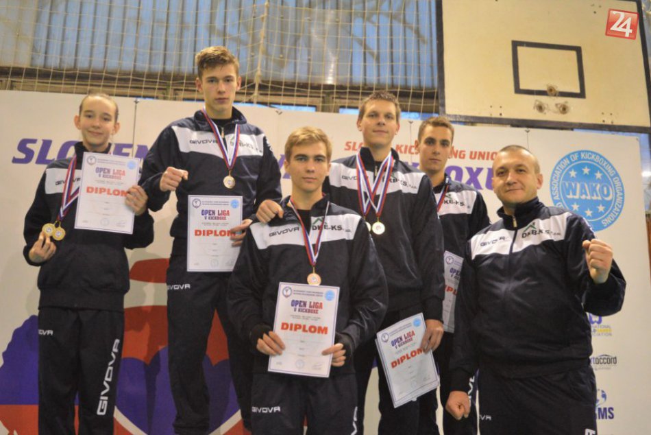 Ilustračný obrázok k článku Kickboxéri z Michaloviec sa radujú: Domov doniesli žatvu cenných kovov