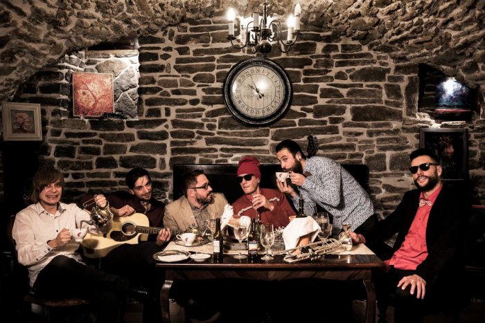 Ilustračný obrázok k článku Obľúbená novoveská kapela má novinku: Pieseň, ktorá vám navodí vianočnú atmosféru