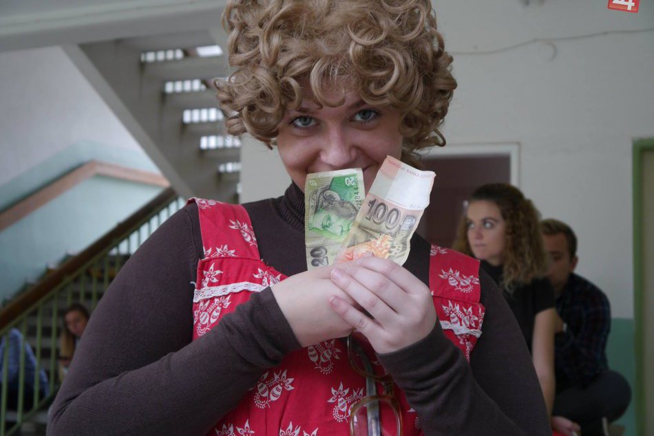 Ilustračný obrázok k článku Veselý výtvor bystrických maturantov. V socialistickom duchu sparodovali známy film