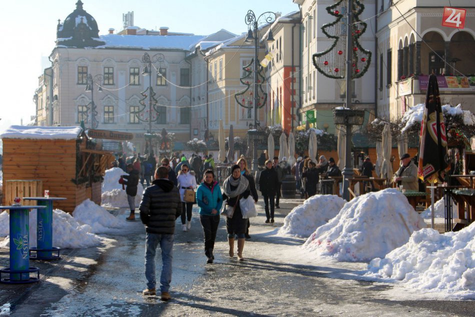 Ilustračný obrázok k článku Bystrica zavádza nové opatrenie: Stánkari na trhoch musia obmedziť používanie plastov