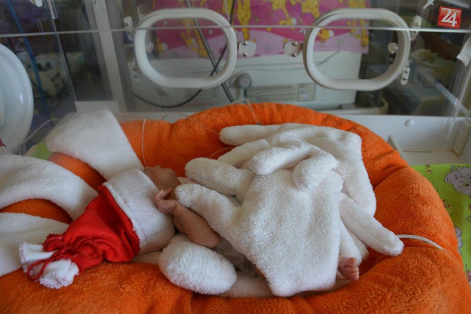 Ilustračný obrázok k článku Mikulášov príde do bystrickej nemocnice hneď niekoľko. Rozkošné, čo sa chystá pre bábätká