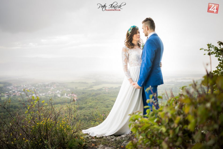 Ilustračný obrázok k článku Svadobné fotky sa dajú spraviť i v zlom počasí: Fotograf z Prešova ukázal dôkazy