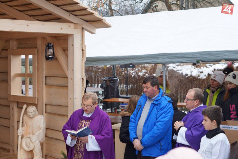 Ilustračný obrázok k článku Starosta dediny neďaleko Považskej vyhrnul rukávy a ... Ten betlehem musíte vidieť! FOTO