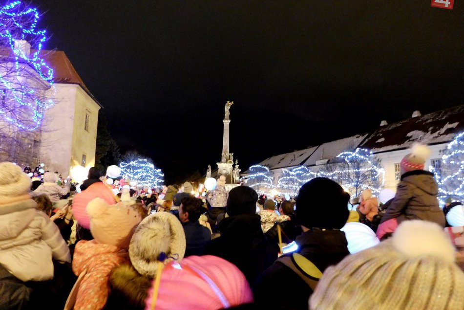 Ilustračný obrázok k článku Do Trnavy zavíta  Mikuláš na koči: Rozsvieti námestie, prinesie koncert