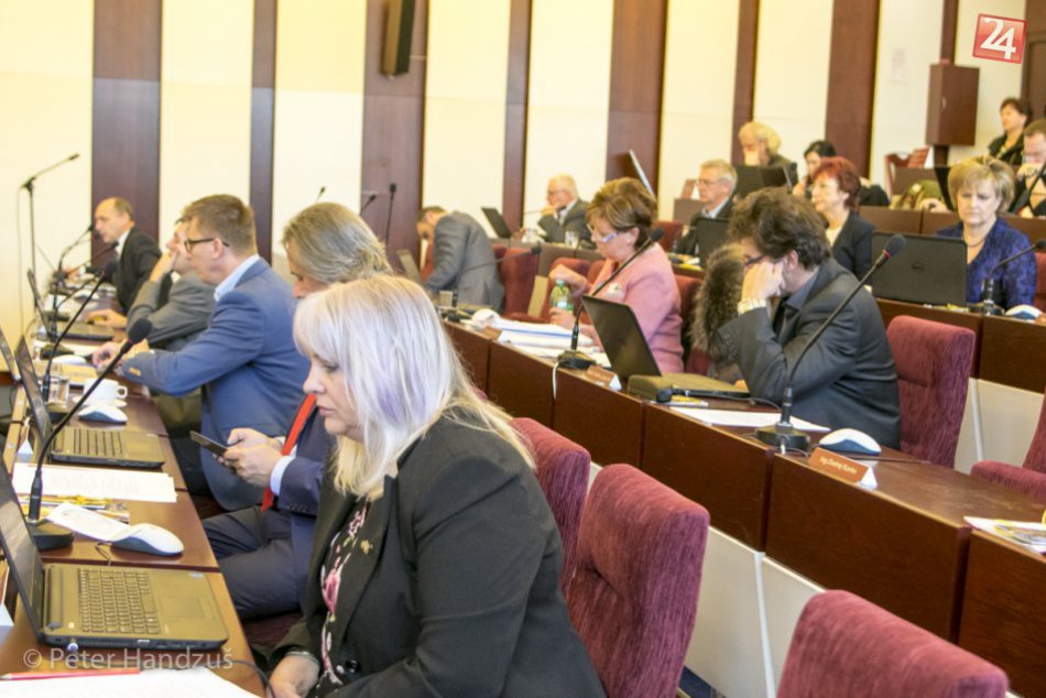 Ilustračný obrázok k článku Počet komunálnych poslancov sa má znížiť: Zmena sa dotkne väčších miest a obcí