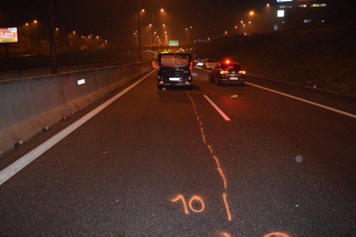 Ilustračný obrázok k článku Tragická nehoda na D2: Mladík prechádzal cez cestu, vodič sa mu už nestihol vyhnúť