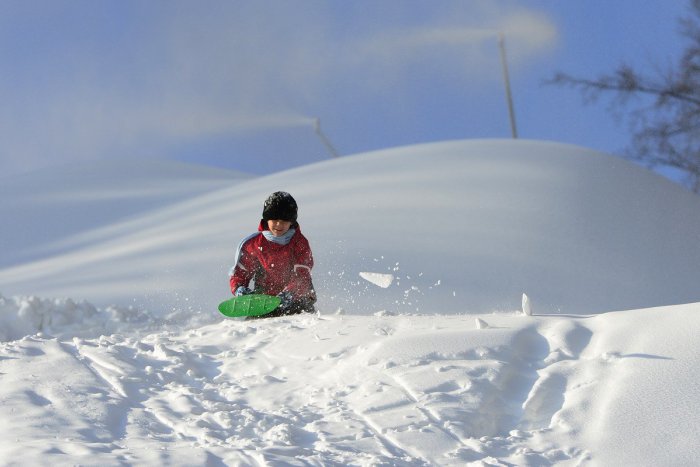 Ilustračný obrázok k článku Lopaty odložíme len na chvíľu: Snežiť opäť začne v piatok večer