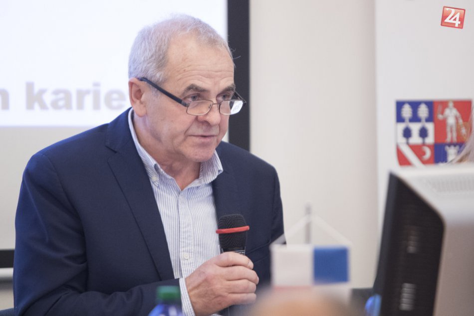 Ilustračný obrázok k článku Lunter vysvetľoval v Bruseli, ako chce riadiť Banskobystrický kraj. Čelil záplave otázok