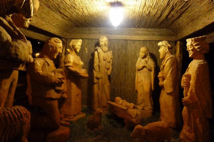 Ilustračný obrázok k článku Nebude chýbať ani tieto Vianoce: Na námestie v Humennom umiestnia drevený betlehem