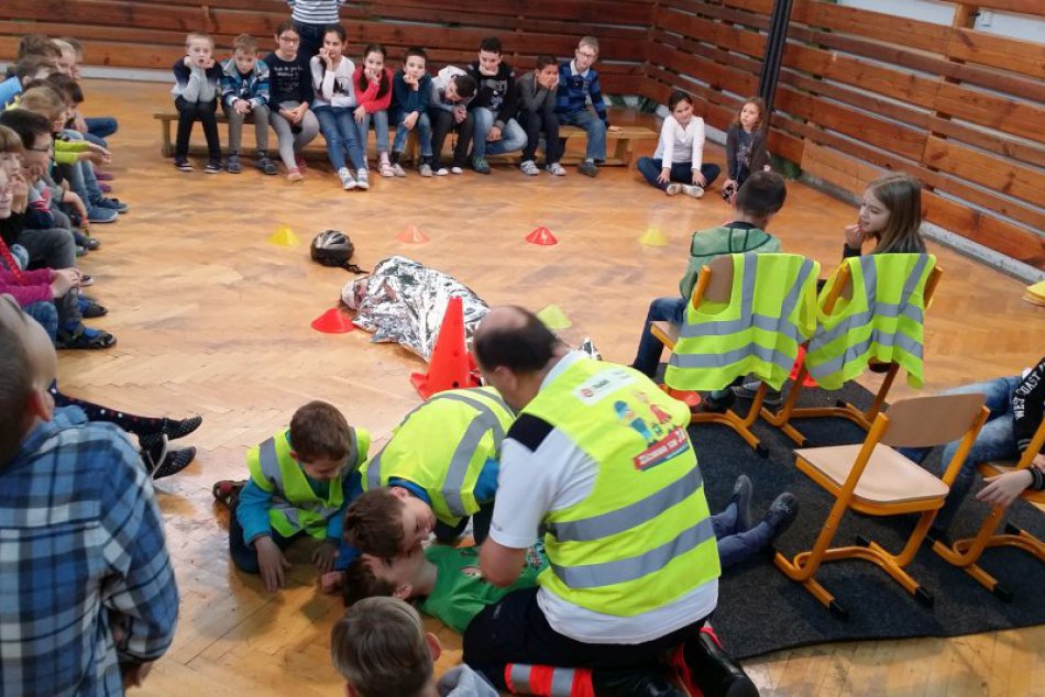 Ilustračný obrázok k článku NOVINKA na bystrickej škole. Vďaka šikovnosti žiakov získala špeciálny prístroj