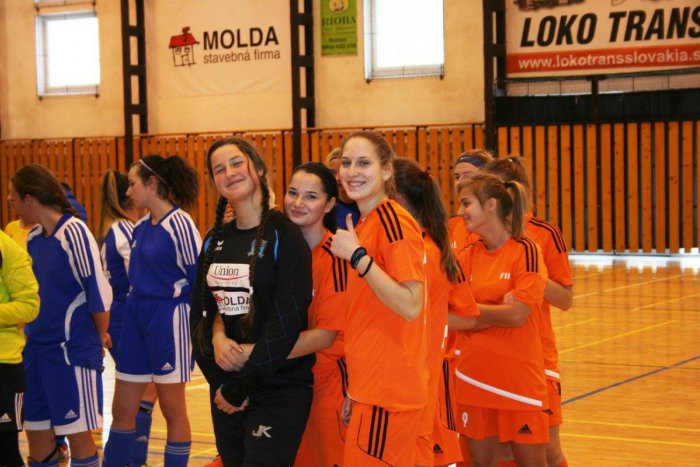 Ilustračný obrázok k článku Novozámčanky predviedli dobrý výkon: Na turnaji v Šuranoch získali striebro