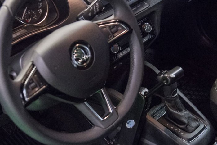 Ilustračný obrázok k článku Polícia radí vo VIDEU: Kedy môže vodič auta, podľa zákona, zatrúbiť?