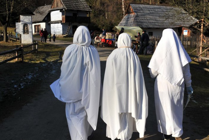 Ilustračný obrázok k článku RANNÁ ŠTVORKA: Od Lucie do Vianoc, každá noc má svoju moc