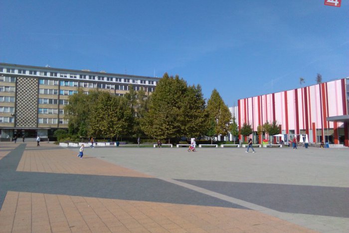 Ilustračný obrázok k článku V Lučenci pribudlo nové námestie a sedem ulíc: Kvetnatých i stromových!