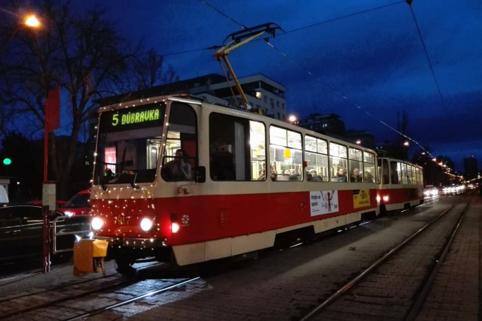 Ilustračný obrázok k článku Počas víkendu budú električky premávať len po Karlovu Ves