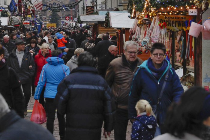 Ilustračný obrázok k článku Užitočné rady polície: Počas vianočných nákupov nedajte šancu zlodejom, VIDEO