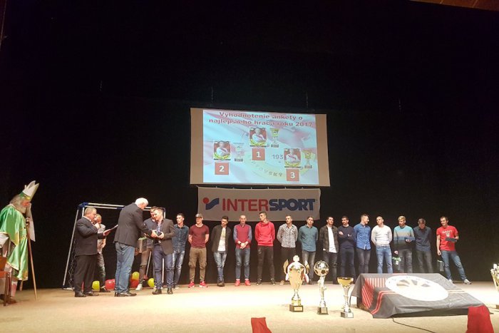 Ilustračný obrázok k článku Tatran vyhodnotil rok 2017: Kto sa stal najlepším futbalistom mikulášskeho áčka?