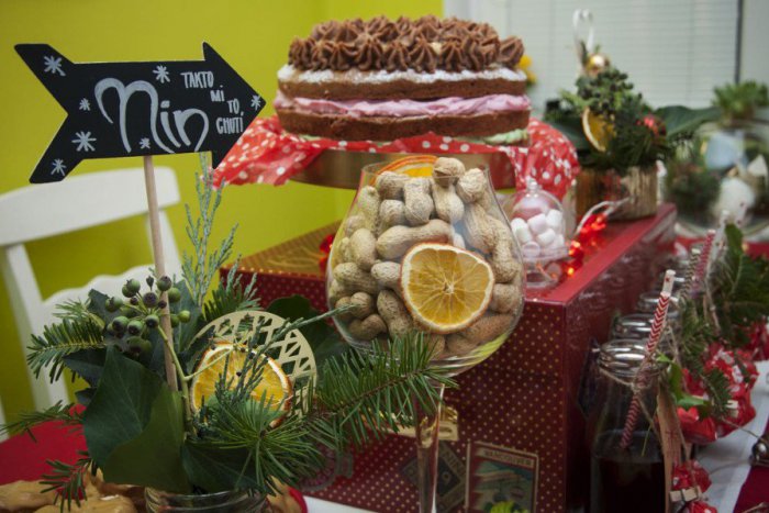 Ilustračný obrázok k článku Redakcia radí: Vianočná torta s voňavými jabĺčkami a vanilkovým mascarpone krémom