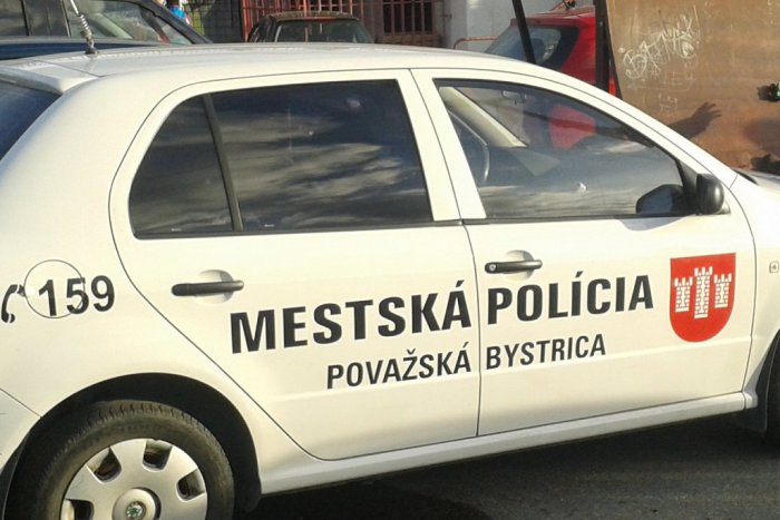 Ilustračný obrázok k článku Mestskí už vedia, že víkendy v Považskej sú divoké: Nad týmto krútia hlavami! FOTO