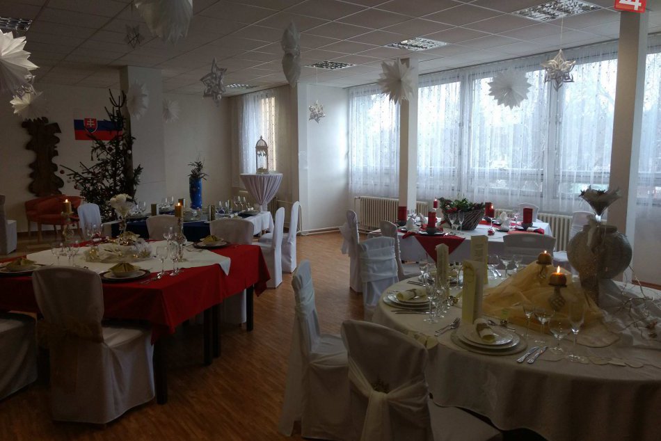 Ilustračný obrázok k článku Vianočné stolovanie či výzdoba? Inšpirujte sa študentmi Hotelovej akadémie, FOTO