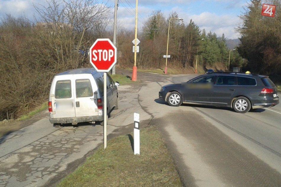 Ilustračný obrázok k článku Dlhodobé sťažnosti zabrali: Na známej ceste v Považskej sa začalo robiť, FOTO